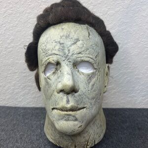 Halloween Michael Myers Mask - Trick or Treat Studios